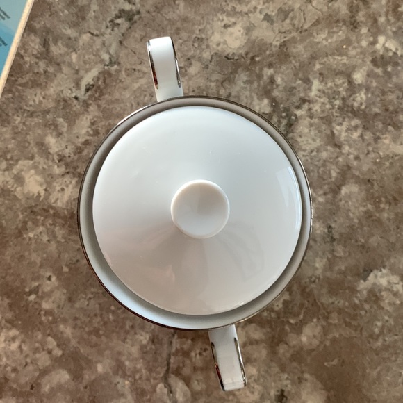 Noritake Raleigh Lidded Sugar Bowl - Picture 3 of 6